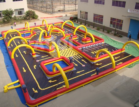 circuito-educazione-stradale-1-1 GIOCO  GONFIABILE  PER EDUCAZIONE STRADALE